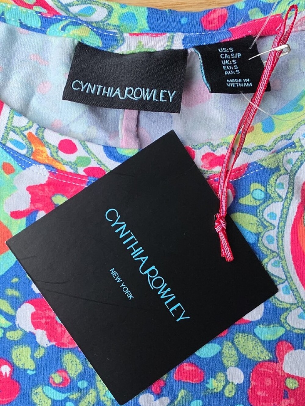 (S) NWT Cynthia Rowley Bright Paisley Soft Comfy Vacation Floral Summer Stretchy - Picture 3 of 7